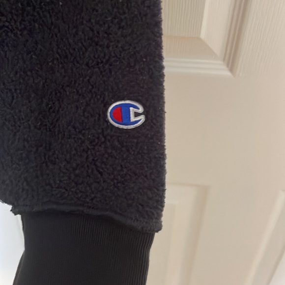 Authentic Champion Sherpa Crewneck - Picture 3 of 4